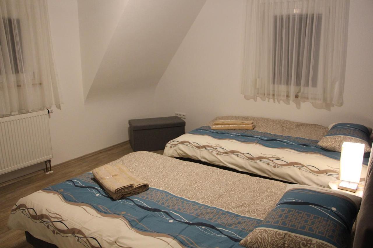 Ermis Apartments Metzingen  Buitenkant foto