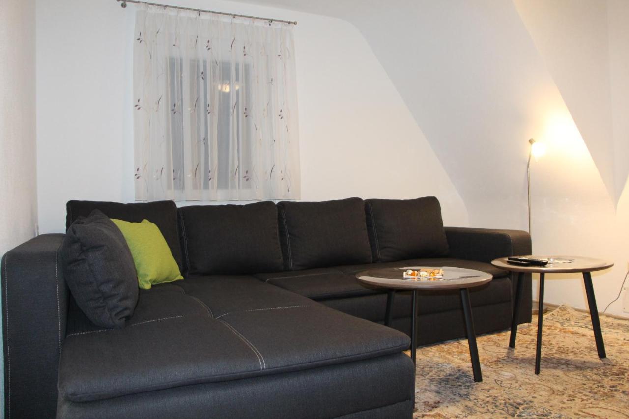 Ermis Apartments Metzingen  Buitenkant foto