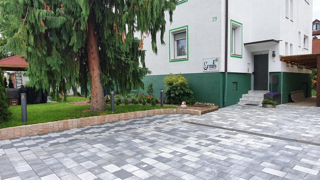 Ermis Apartments Metzingen  Buitenkant foto